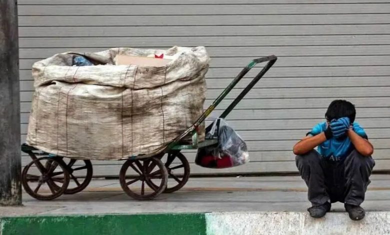 خط فقر ۴۰ میلیون تومان شد/ نماینده مجلس: افزایش ۲۰ درصدی حقوق پاسخگوی هزینه‌ها نیست