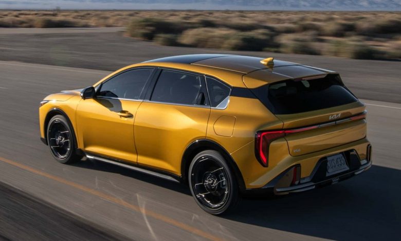 خودرو هاچ‌بک جدید کیا K4 به‌طرز دیوانه‌واری ارزان است؛ اما نه برای ما