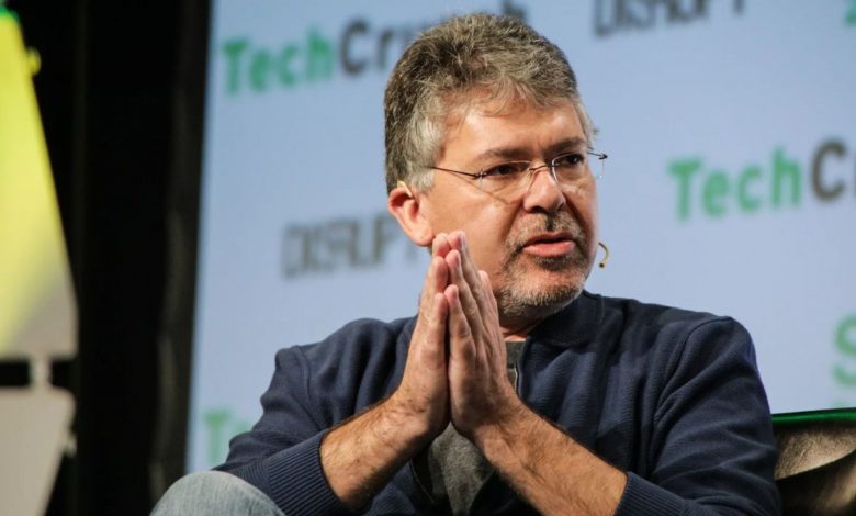 رهبر هوش مصنوعی اپل تغییر کرد؛ پسلرزه مشکلات سیری