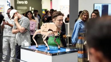 نمایش خلاقانه بیپل در Art Basel: ربات‌هایی با چهره مشاهیر