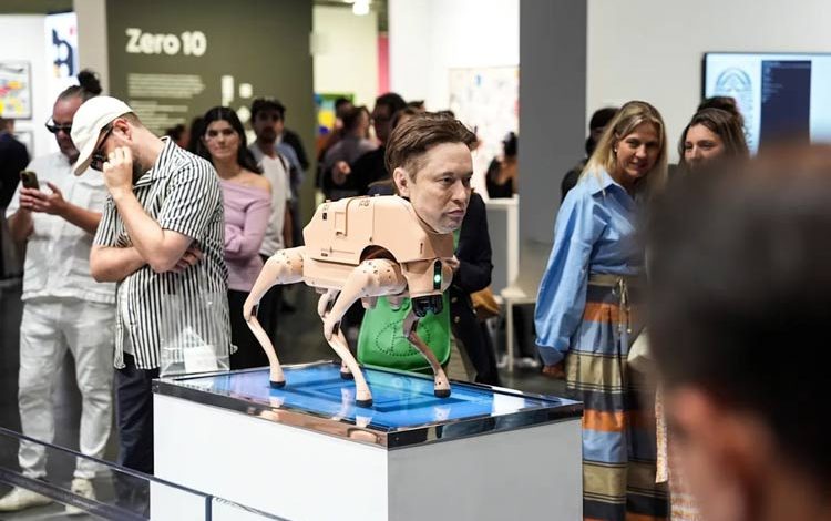 نمایش خلاقانه بیپل در Art Basel: رباتهایی با چهره مشاهیر