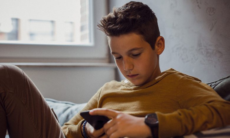 نیمه تاریک شبکههای اجتماعی؛ توانایی تمرکزکردن کودکان در خطر است