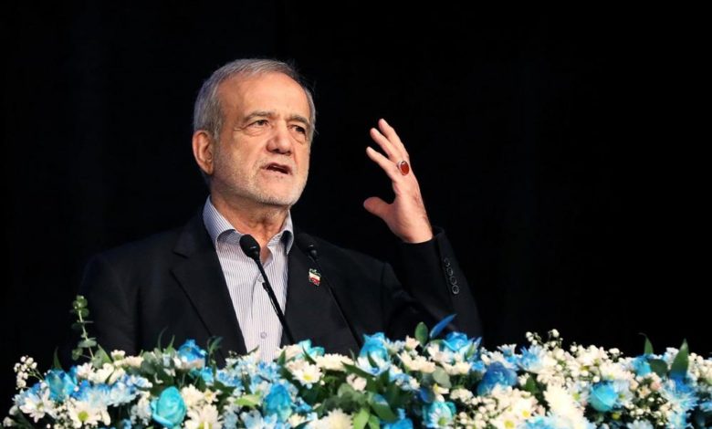 پزشکیان: مرگ سالانه ۱۷ هزار نفر در تصادفات قابل‌قبول نیست؛ این آمار مثل سقوط مداوم هواپیماست