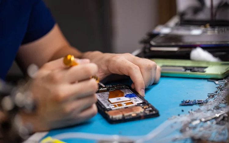 اشتباه رایج کاربران که به گوشی و لپ‌تاپ آسیب می‌زند