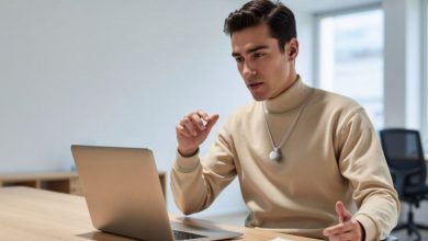 این گردنبند مدرن، سخنان شما را در لحظه رونویسی می‌کند