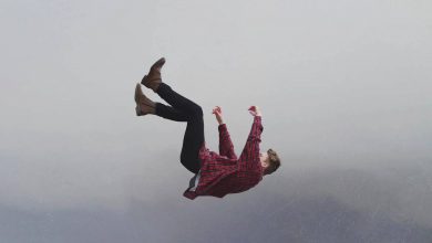 چرا هنگام به خواب رفتن حس می‌کنیم درحال سقوط هستیم؟