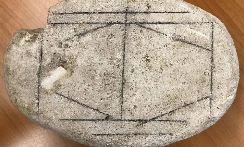 آیا رومیان هزاران سال پیش بازی رومیزی داشتند؟ هوش مصنوعی پاسخ می‌دهد