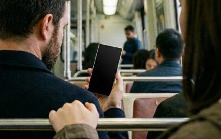 آیا فناوری نمایشگر حریم خصوصی سامسونگ به مکبوکهای اپل میآید؟