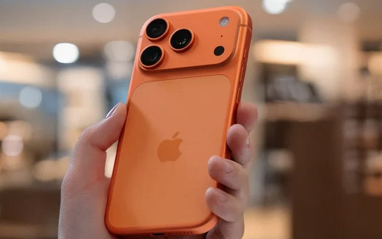 آیفون ۱۷ پرو مکس چگونه باتری‌های غول‌پیکر اندرویدی را شکست داد؟