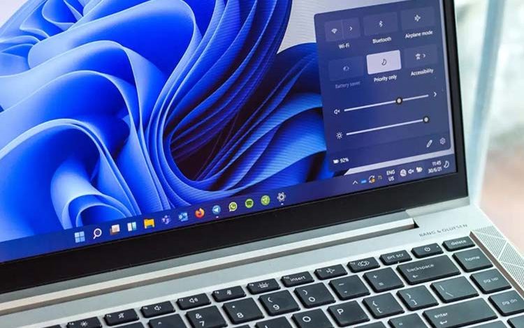 بازگشت قابلیت جابهجایی نوار وظیفه به ویندوز ۱۱