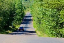 تپه گرانشی چیست؟ راز مکان‌هایی که در آن‌ها اجسام ظاهراً به سمت بالا می‌روند