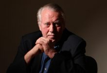 قهرمانِ وارن بافت؛ میلیاردری که پیش از مرگ همه ثروتش را بخشید