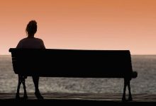 مغز با دلشکستگی مانند آسیب جسمی برخورد می‌کند