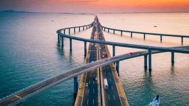 وقتی سنگ غرق می‌شود، چطور پل هزار تُنی وسط اقیانوس دوام می‌آورد؟