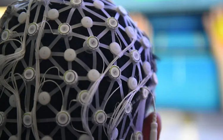 چین پیشگام شد: نخستین آزمایش موفق «واسط مغز-رایانه» بی‌سیم در فضا