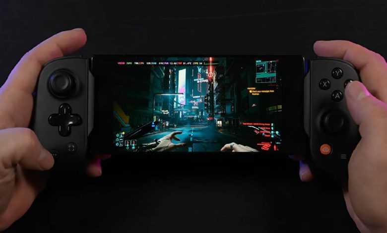 یک یوتیوبر بازی سنگین Cyberpunk 2077 را روی گوشی اندرویدی‌اش اجرا کرد