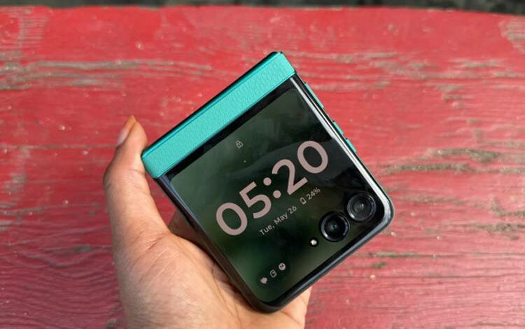 بهترین گوشی تاشو اقتصادی: بررسی کامل Motorola Razr 2026